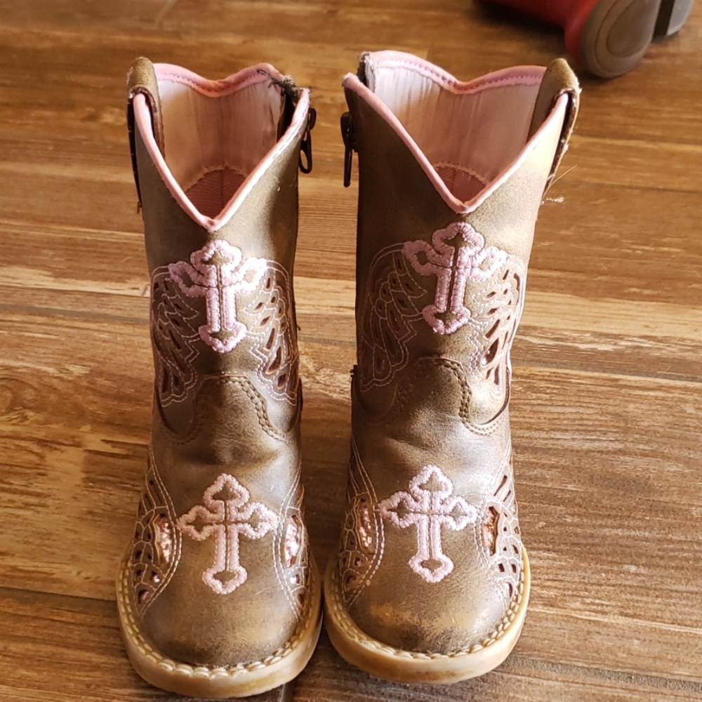 Girls boots